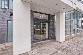 75 Oneida Crescent in Richmond Hill, ON - Building Photo - Building Photo