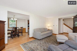 3129 Windsor Dr in Bettendorf, IA - Building Photo - Building Photo