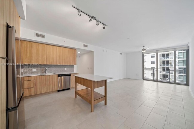 property at 2150 N Bayshore Dr