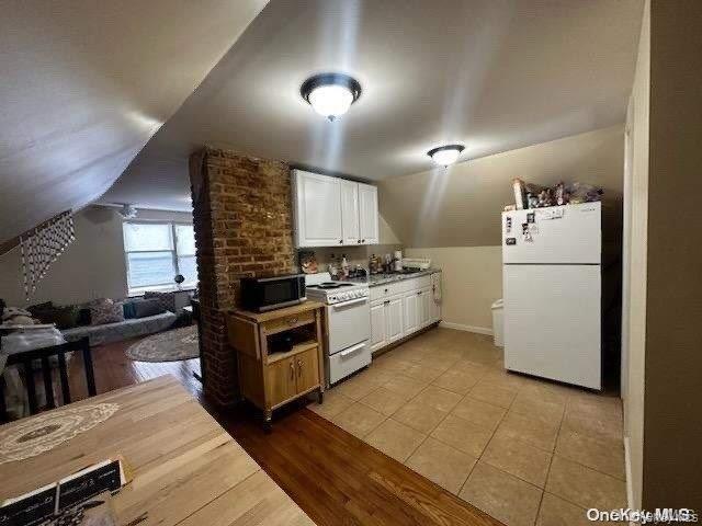 property at 723 W Broadway