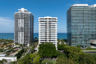 Kenilworth in Bal Harbour, FL - Foto de edificio - Building Photo