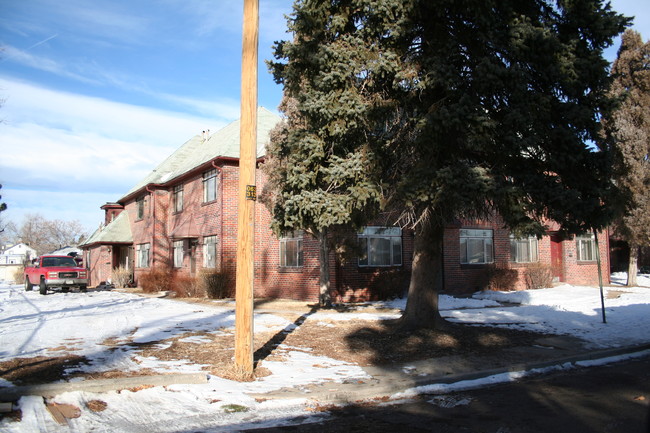 3349 N Harrison St in Denver, CO - Foto de edificio - Building Photo