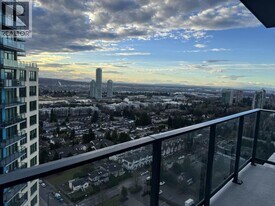 7358 Edmonds St in Burnaby, BC - Building Photo