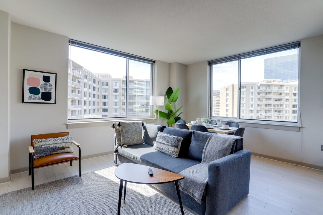 505 18th St S in Arlington, VA - Foto de edificio