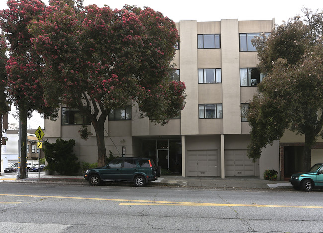 401 Lake St in San Francisco, CA - Building Photo - Building Photo