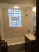 4229 S Sacramento Ave, Unit 2 front in Chicago, IL - Building Photo - Building Photo