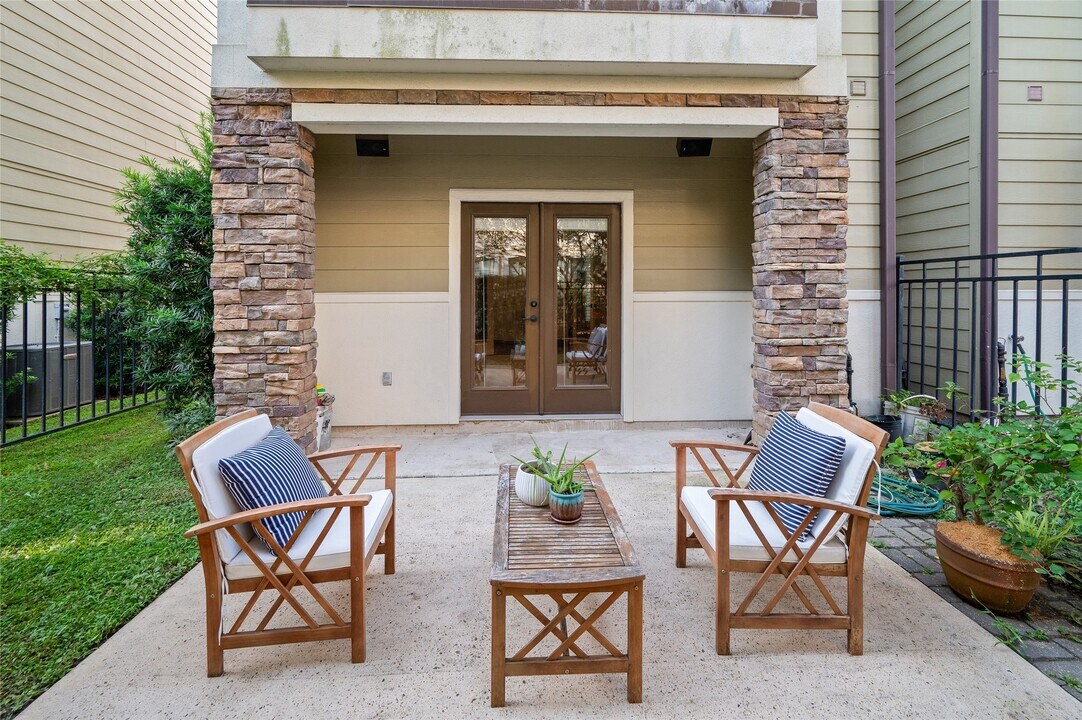 2423 Beall St in Houston, TX - Building Photo