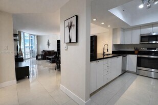 17375 Collins Ave in Sunny Isles Beach, FL - Building Photo