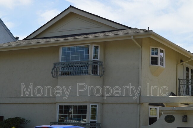 4090 Falcon St in San Diego, CA - Building Photo - Building Photo