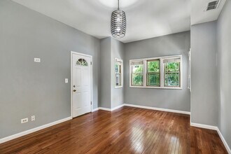 2843 W Lyndale St in Chicago, IL - Building Photo - Building Photo