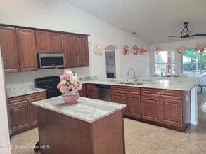 231 Alcantarra St NW in Palm Bay, FL - Building Photo - Building Photo