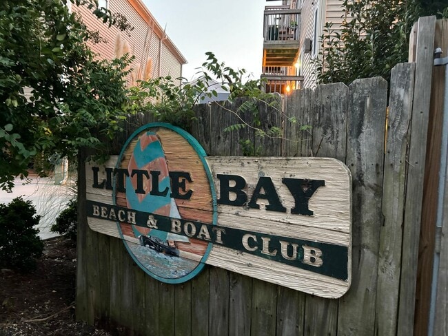 833 Little Bay Ave in Norfolk, VA - Building Photo - Building Photo
