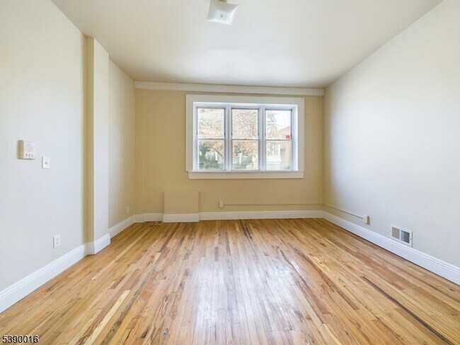 413-15 Dodd St in Newark, NJ - Building Photo - Building Photo