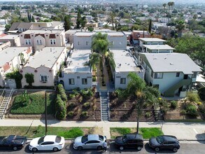 3956 W 27th St in Los Angeles, CA - Foto de edificio - Building Photo