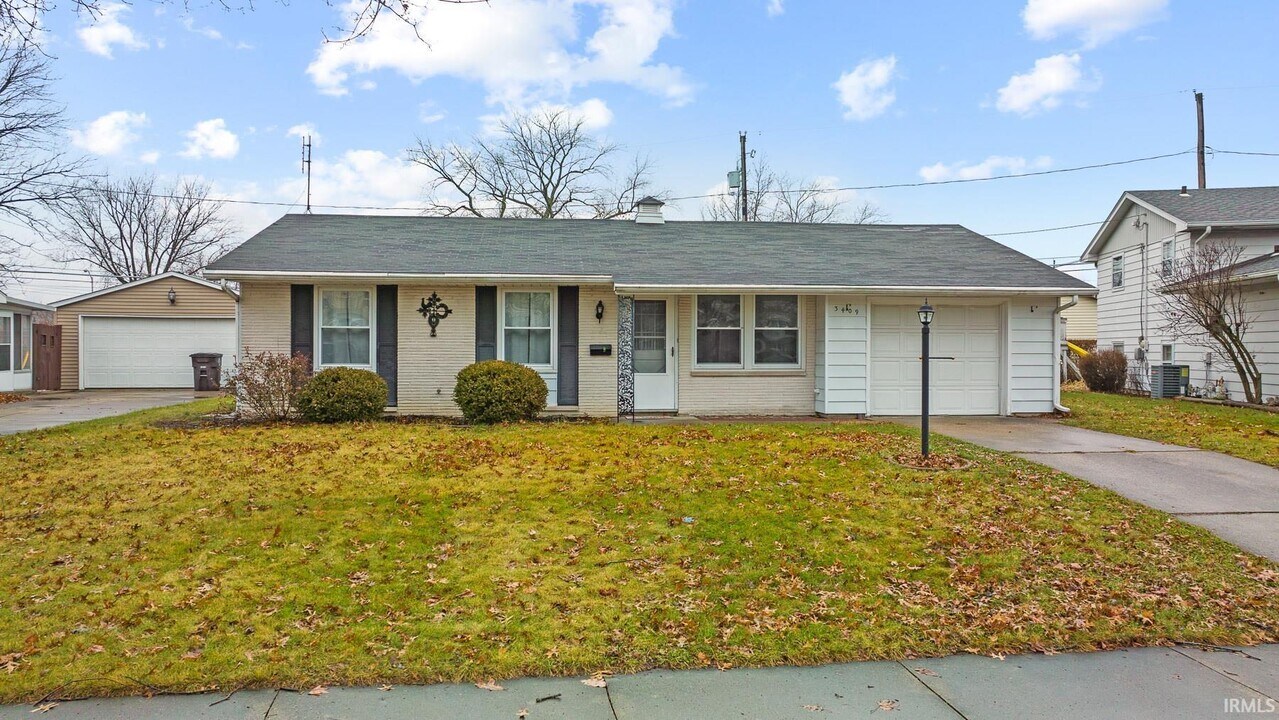 3409 Collegiate Ct in Fort Wayne, IN - Building Photo
