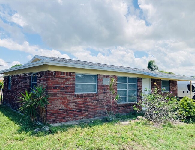 3808 Gull Rd in Palm Beach Gardens, FL - Building Photo - Building Photo