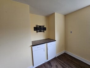 8211 Dogwood St in Mission, BC - Building Photo - Building Photo