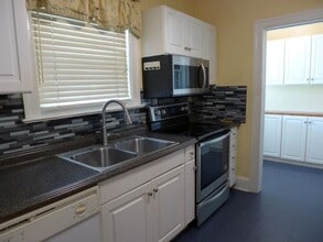 1103 E Mulberry St in Goldsboro, NC - Building Photo - Building Photo