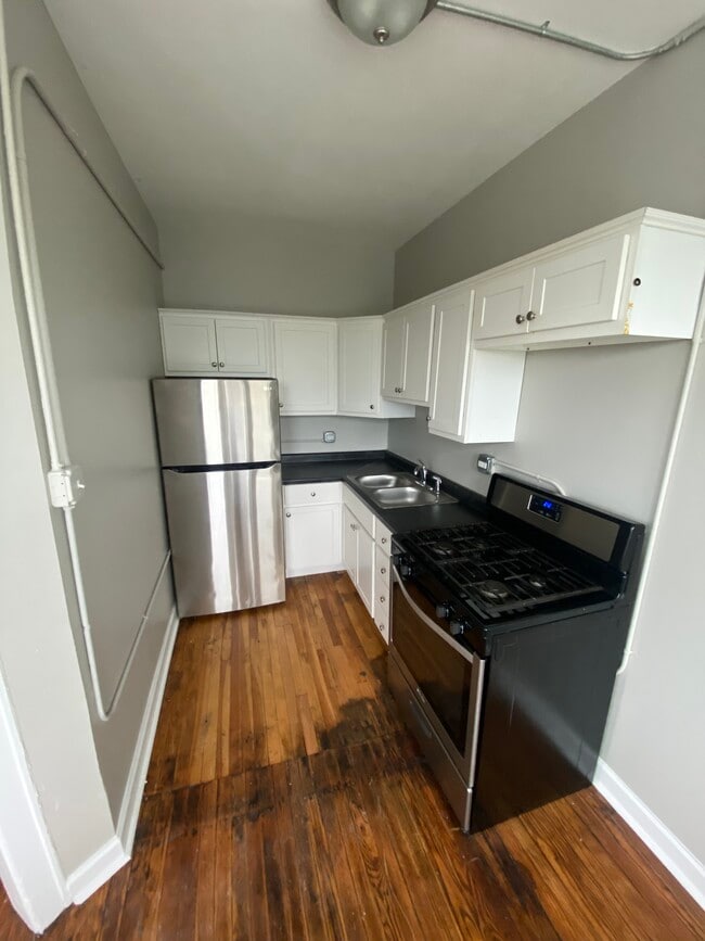 5945 Hyslop Pl, Unit 305 in Hammond, IN - Building Photo - Building Photo