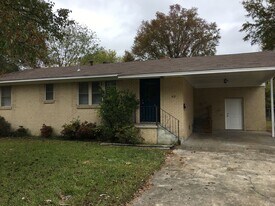 412 Angus St in Conway, AR - Building Photo