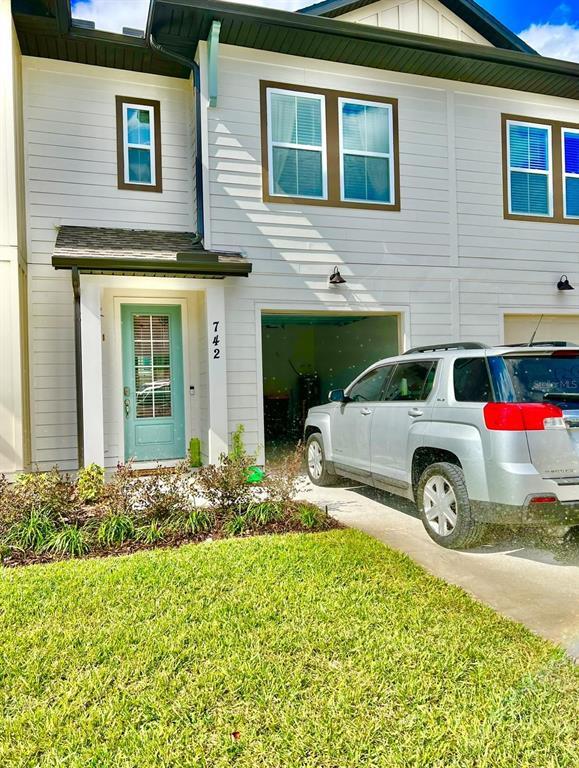 property at 742 Longboat Dr