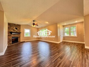 4070 NE Alice's Rd in Clive, IA - Building Photo - Building Photo