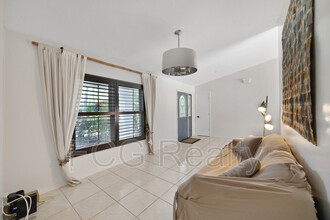 8441 Granada Blvd in Orlando, FL - Foto de edificio - Building Photo