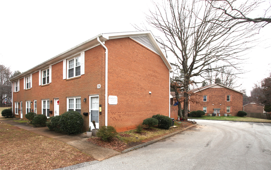 British Lake Apartments in Greensboro, NC - Building Photo