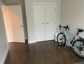 434 McGrath Hwy, Unit 315 in Somerville, MA - Foto de edificio - Building Photo