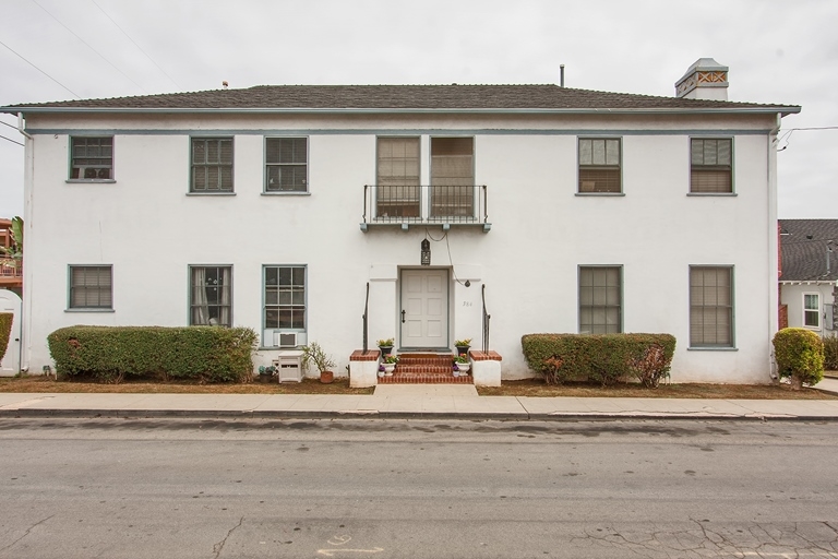 384 Tremont Ave in Long Beach, CA - Foto de edificio