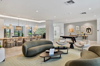 Paseo Del Rio in Miami, FL - Foto de edificio - Interior Photo