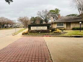 2711 Grants Lake Blvd in Sugar Land, TX - Building Photo