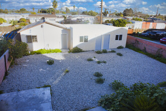 10332 Avalon Blvd in Los Angeles, CA - Building Photo - Building Photo