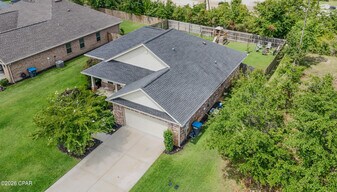 3825 Cedar Park Dr in Panama City, FL - Building Photo
