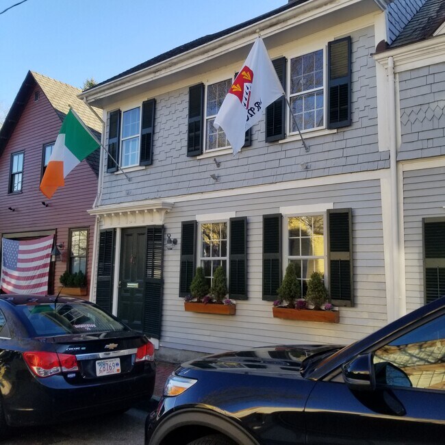 54 Poplar St Rentals in Newport, RI