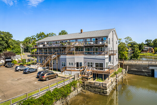 Short Beach in East Haven, CT - Foto de edificio - Building Photo