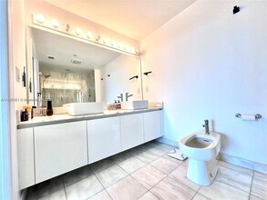 601 NE 36th St in Miami, FL - Building Photo - Building Photo