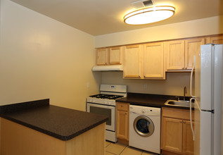 Summerlyn Apartments in Laurel, MD - Building Photo - Interior Photo