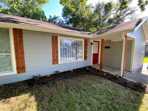 3702 Noah St in Houston, TX - Building Photo - Building Photo