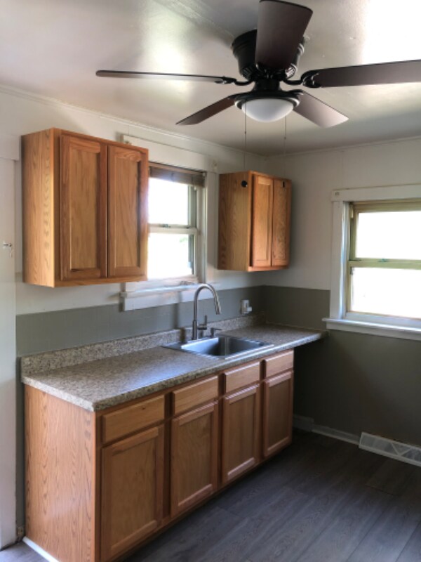 400 Porter St in North Versailles, PA - Building Photo - Building Photo
