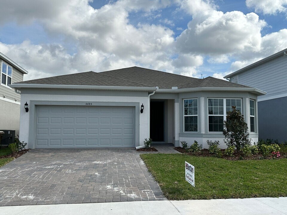 5685 Arborvista Dr in St. Cloud, FL - Building Photo