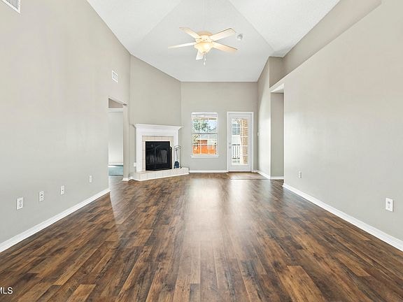 15095 Cedar Springs Dr in Biloxi, MS - Foto de edificio - Building Photo