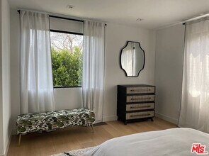 1136 Van Buren Ave in Los Angeles, CA - Building Photo - Building Photo