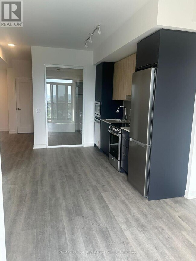 property at 5105-5105 Hurontario St