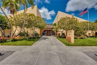6110 Whiskey Creek Dr in Ft. Myers, FL - Building Photo - Building Photo