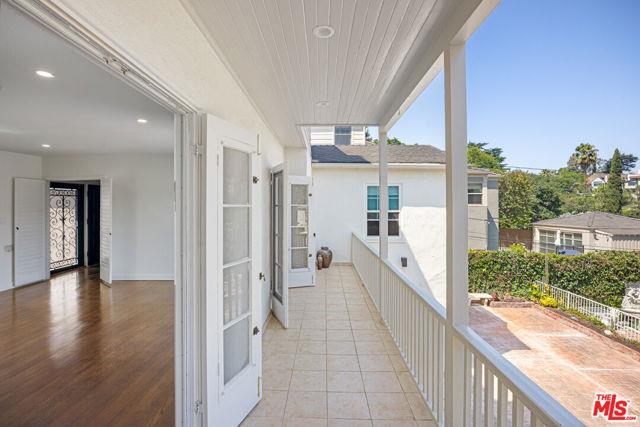 2411 St George St in Los Angeles, CA - Building Photo