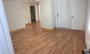 4326 Albany Post Rd in Hyde Park, NY - Building Photo - Building Photo