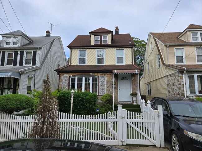 111-10 204th St