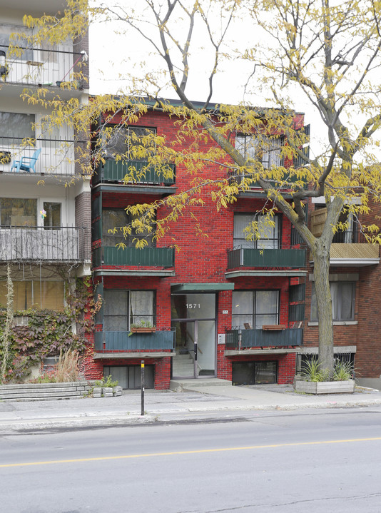 1571 Rachel Rue E in Montréal, QC - Building Photo