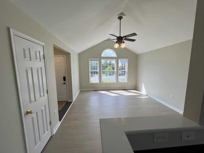 11810 White Pine Dr in Hagerstown, MD - Building Photo - Building Photo